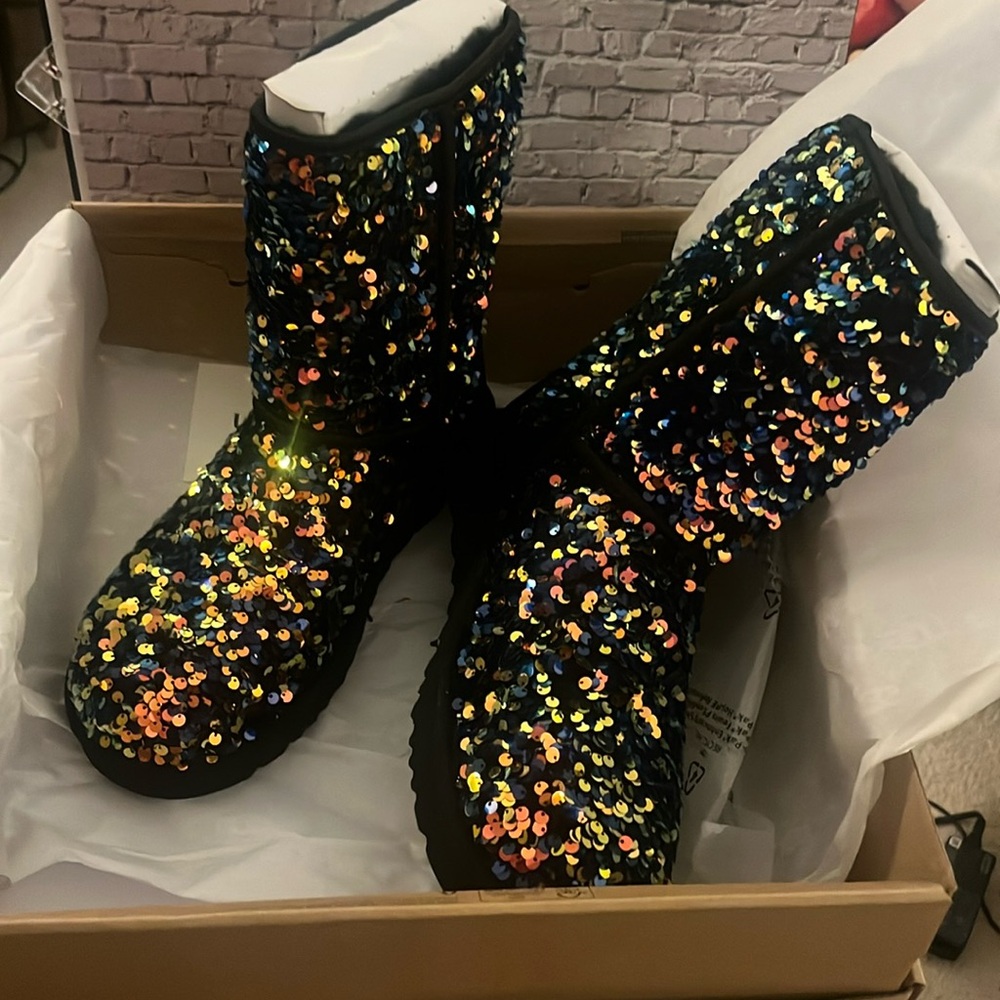 NIB UGG mini classic short stellar sequin boots USA sz 10